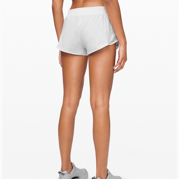 NWT LULULEMON HOTTY HOT LR SHORT 2.5” SHORTS - Picture 6 of 13